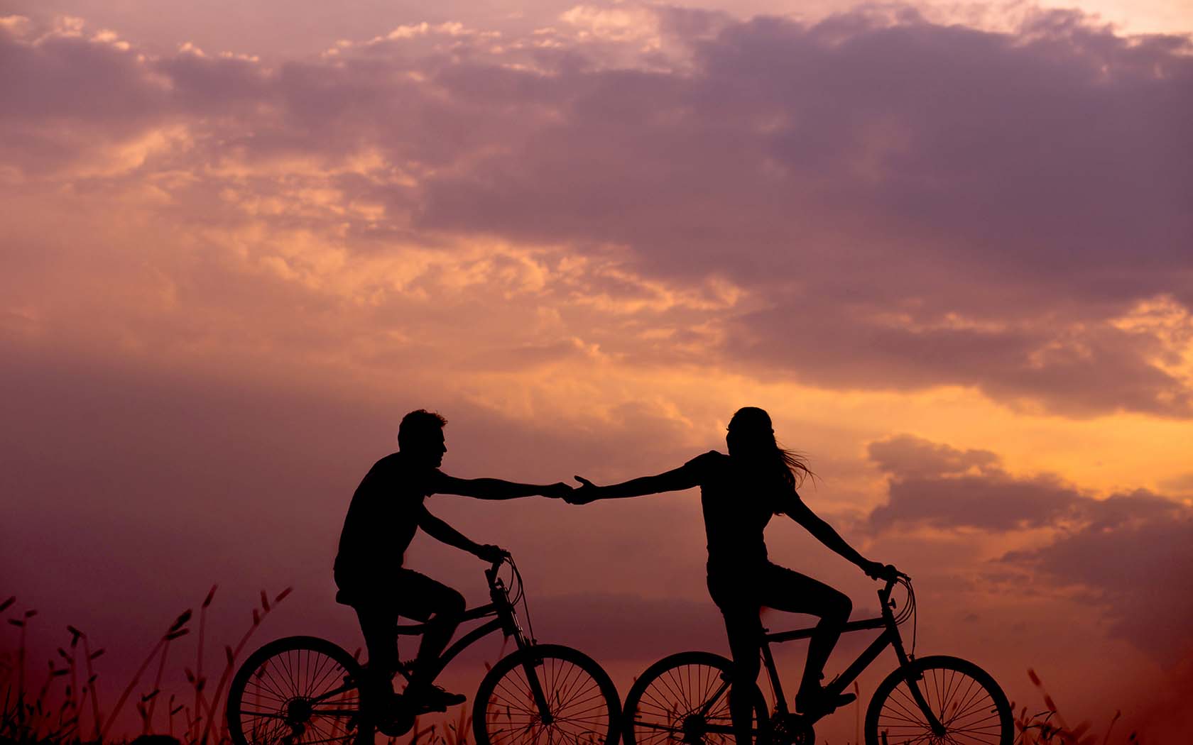 couple cycling