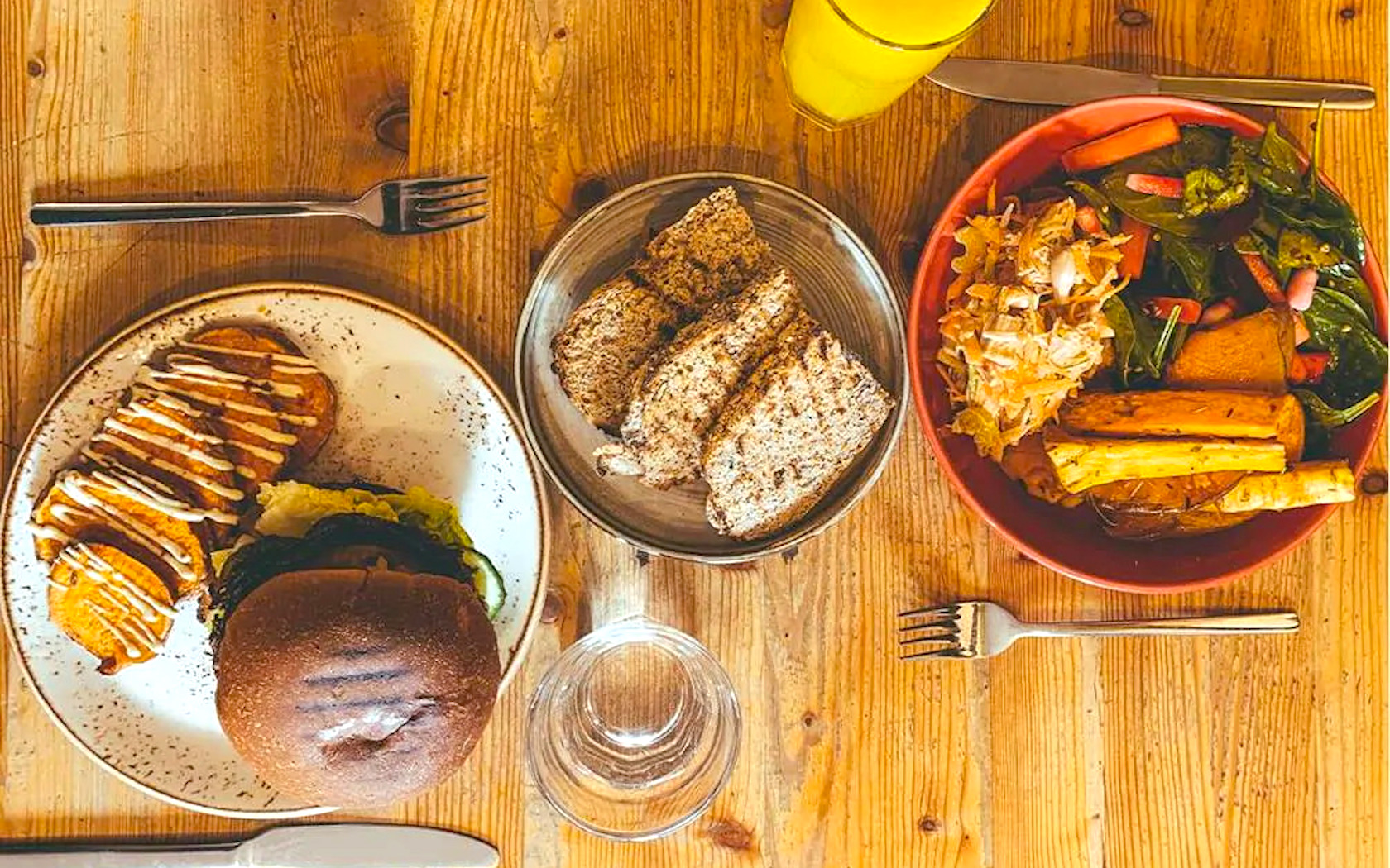 Contiki Announces Its First-Ever Vegan Tour In Europe